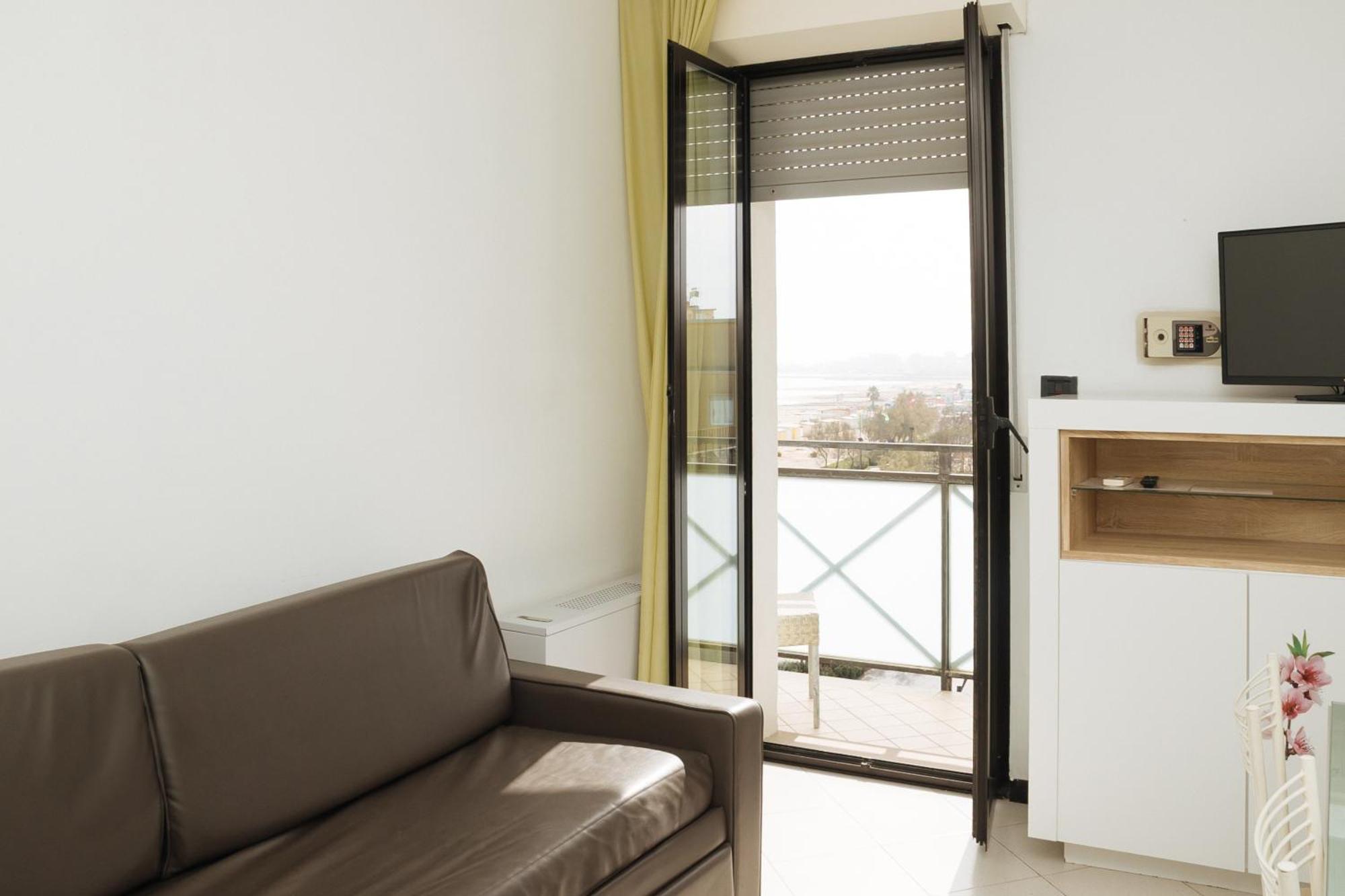 Gabbiano Apartments Rimini Exterior foto